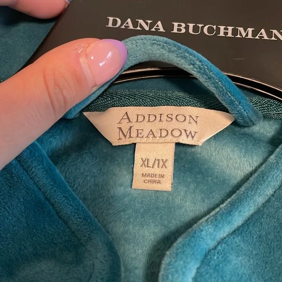 Women's Velour Robe - Size XL/1X - Picture 3 of 5